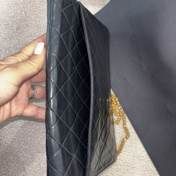 Authentic CHANEL black lambskin single flap classic crossbody single flap - Picture 5 of 16